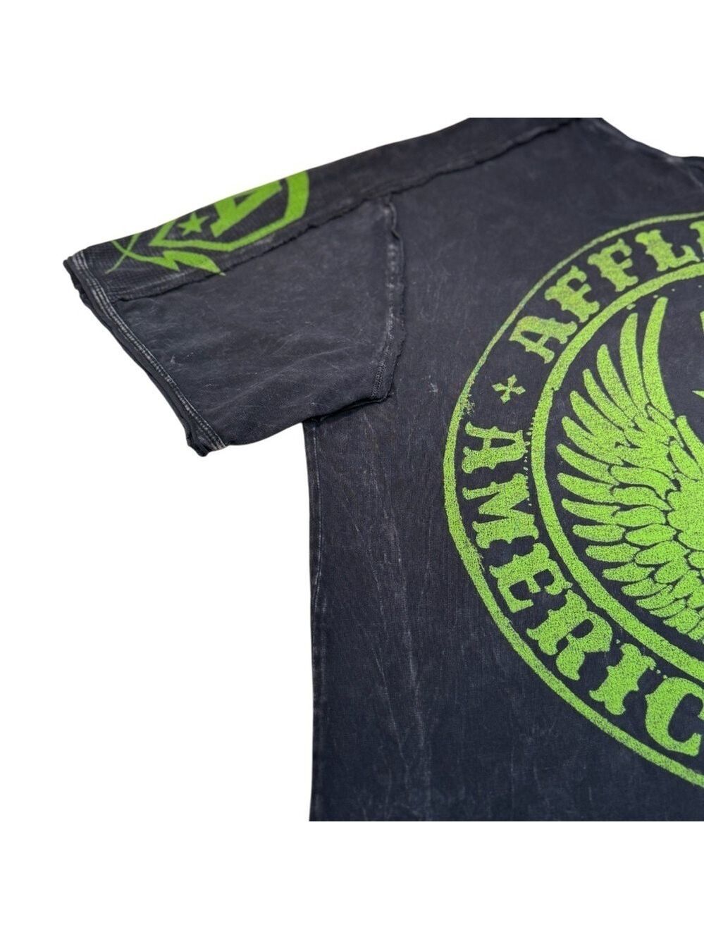 Affliction Men's Graphic Tee Neon Green Skull Wings in His Size Large - Picture 8 of 8